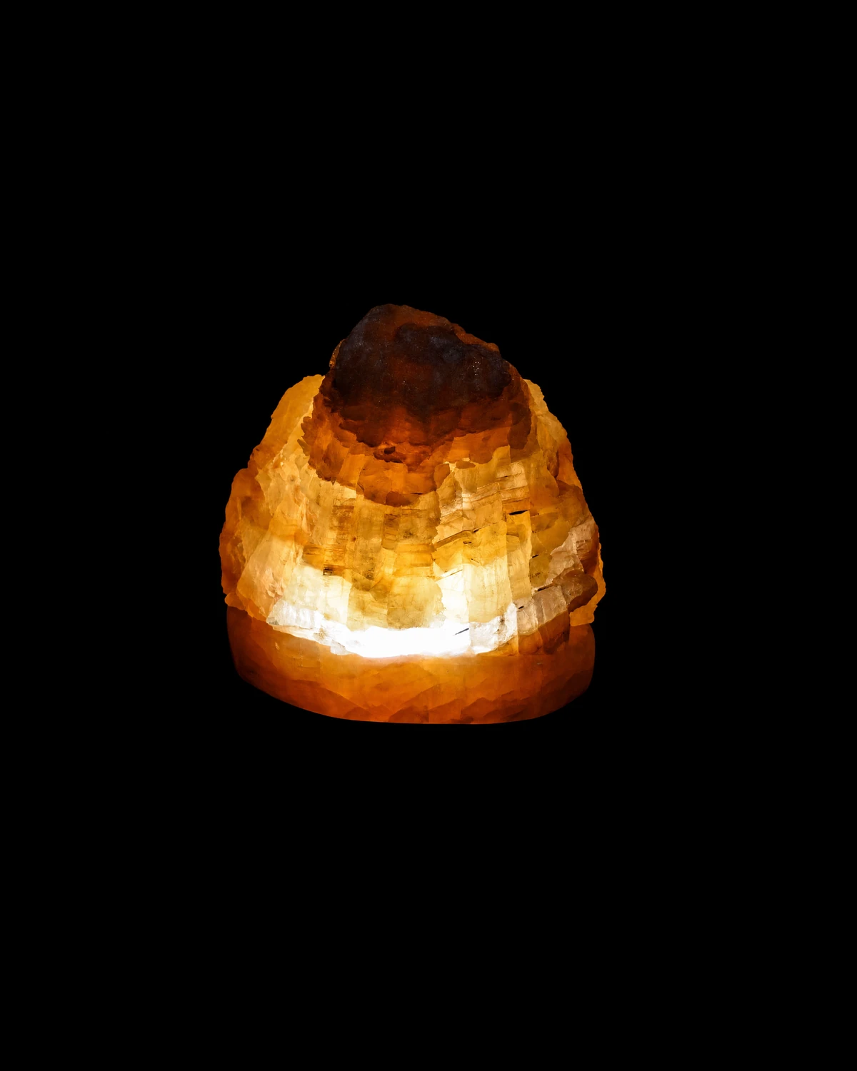 Χειροποίητο Φωτιστικό Ασβεστίτη (Honey Calcite) από Πορτοκαλί ασβεστίτης και Φυσική πέτρα, αναμμένο